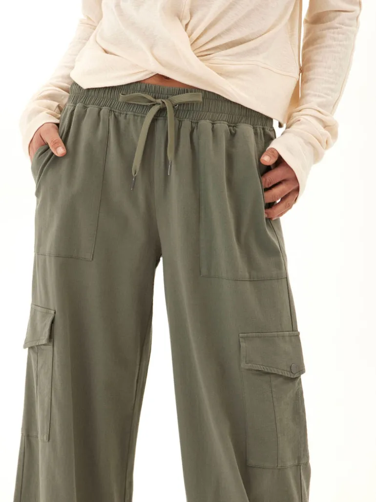 Eila Stretch Twill Wide Leg Cargo Pant