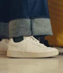 Men's V-90 VEJA Sneaker